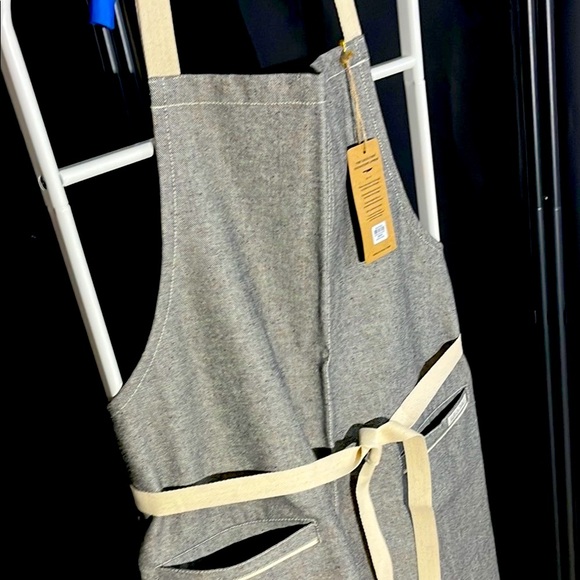 APRON NEW Sur La Table  Patissier Gray Apron w/ adjustable strap,great gift idea - Picture 10 of 16